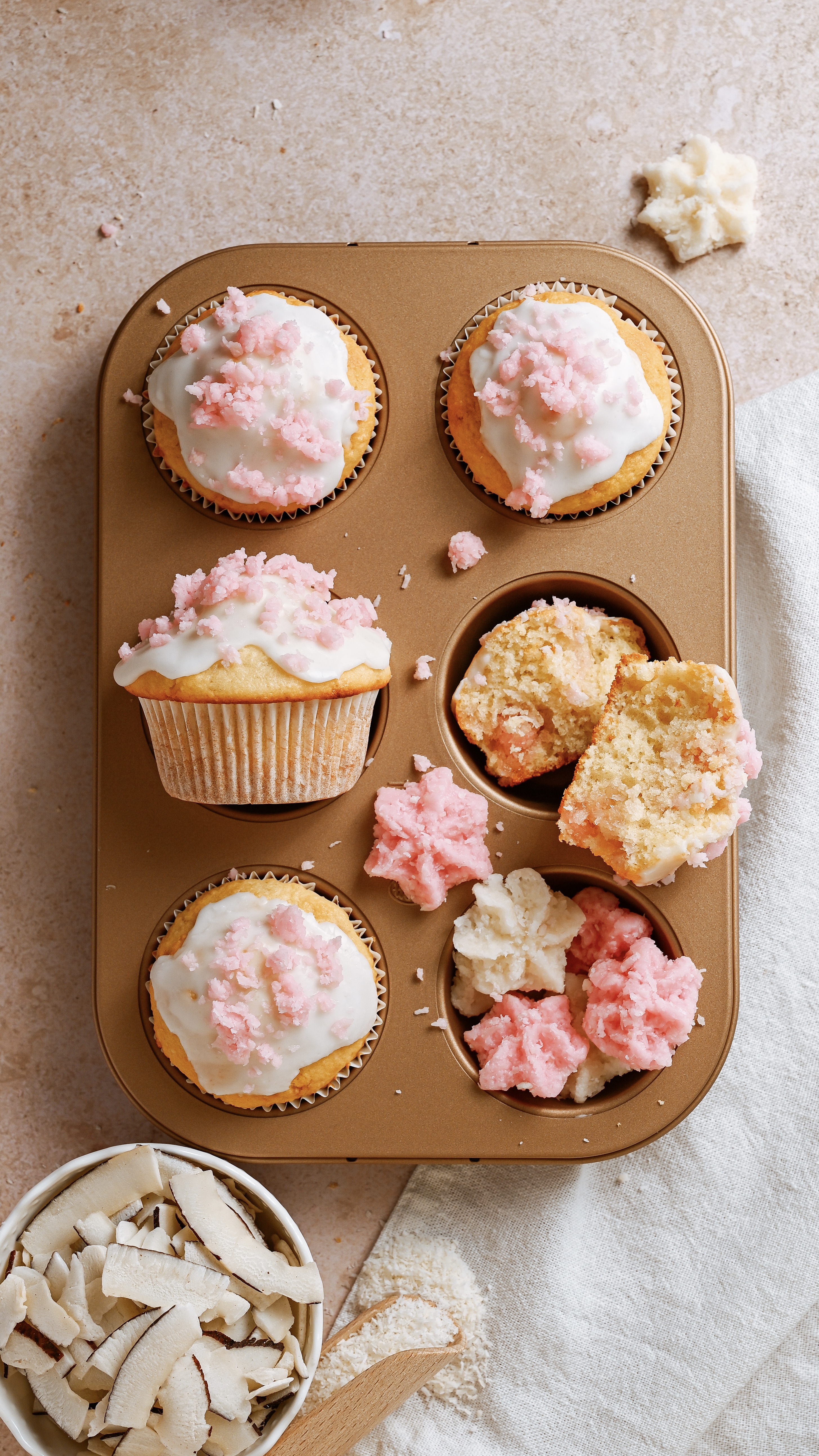 KOKOS STREUSEL MUFFINS